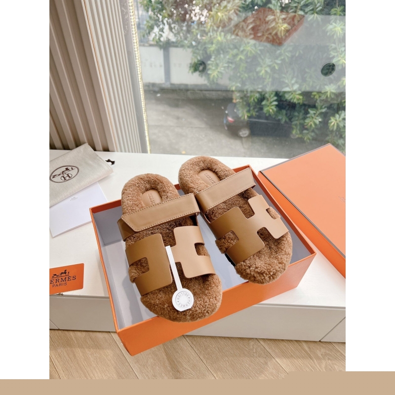 H**mes slippers